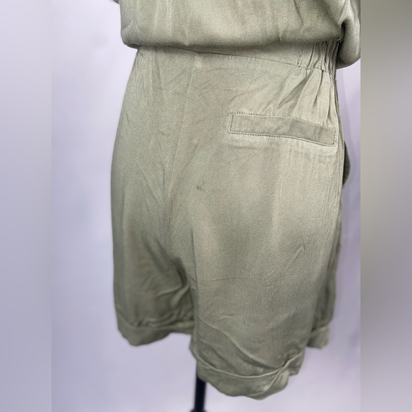 Romper Olive Green Medium Oasis with Pockets - Picture 10 of 10